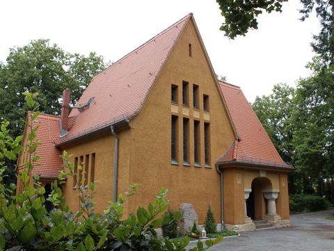 Friedhof Rahnsdorf, Feierhalle außen