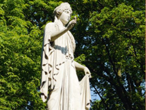 Route 15: Statue einer Frau