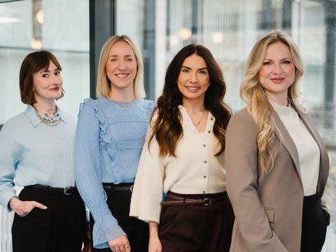 (Social Media Managerin Melanie Schlossarek, Pressesprecherin Kim Grundmann, Pressesprecherin Aylin Tufan und Pressesprecherin Vitalia Seidel)