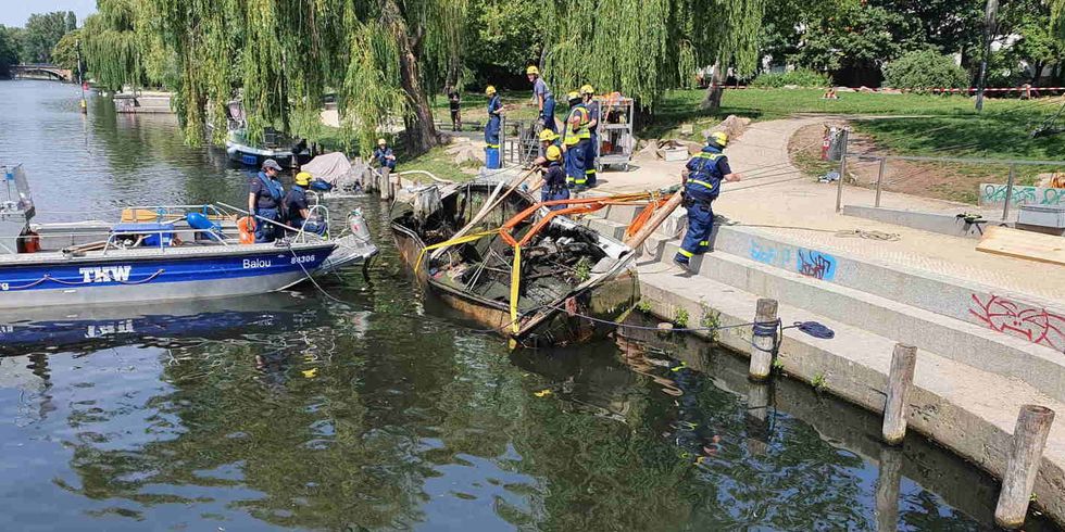 Bergung Bootswrack Landwehrkanal