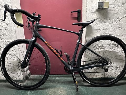 Schwarzes Herrenfahrrad