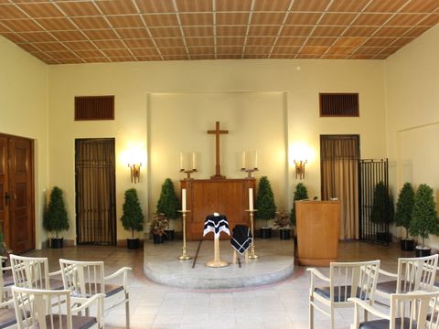 Friedhof Müggelheim, Feierhalle innen