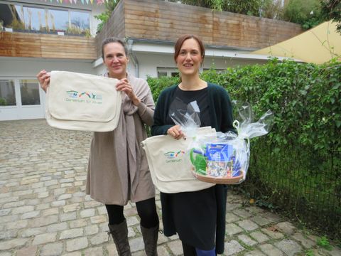 Dank gilt den engagierten Tagesmüttern Joselin Grell (li.) und Andrea Faller (re.) (Bild: BA Reinickendorf)