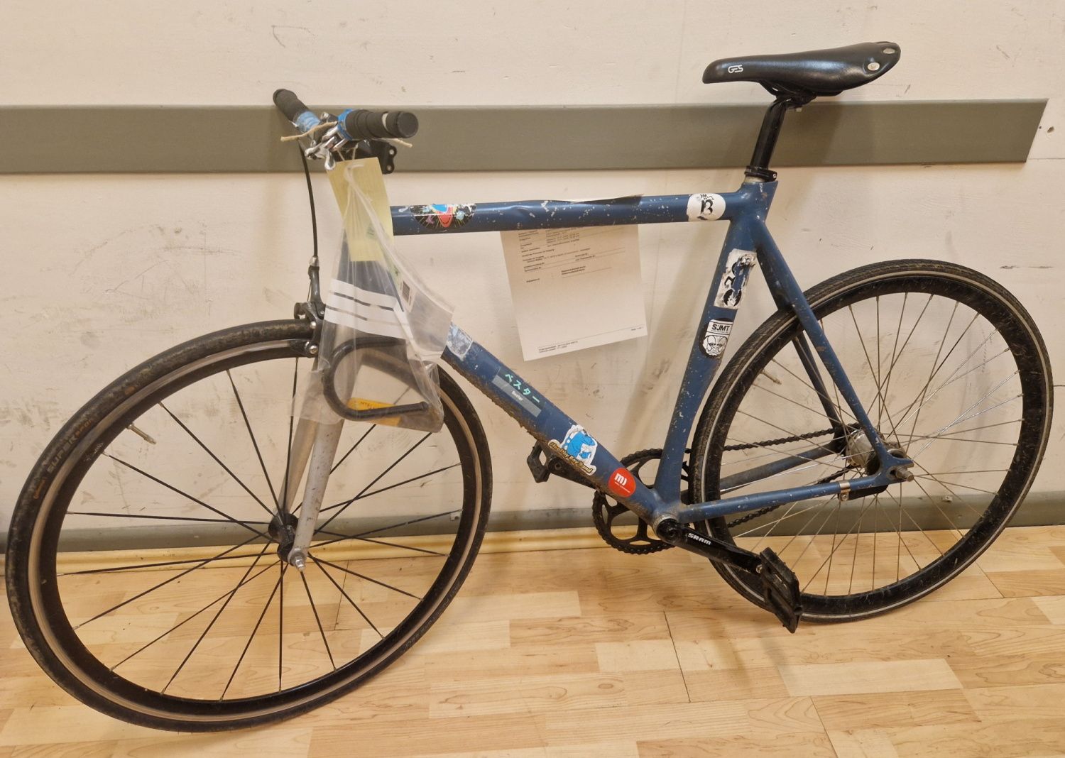Blaues Herrenfahrrad