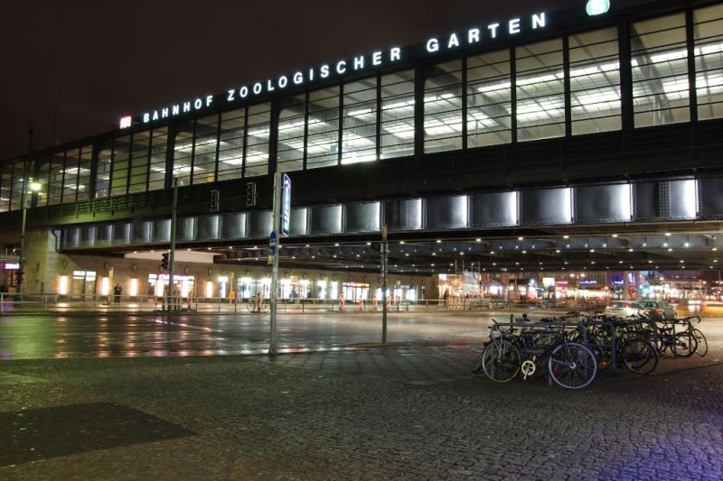 Lichtinstallation Bahnbrücke Hardenbergstraße, Entwurf: Anne Boissel (Bild: Elektro Bergemann GmbH)