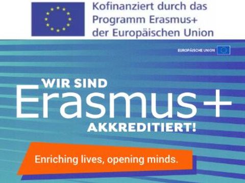 EU Flagge Info Kofinanzierung durch die EU sowie Logo Erasmus+ Akkreditierung