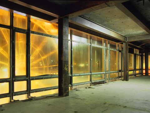 Robert Conrad – Palast der Republik. Blick vom früheren Linden-Restaurant zum Schlossplatz mit Riesenrad, Berlin-Mitte, 2005