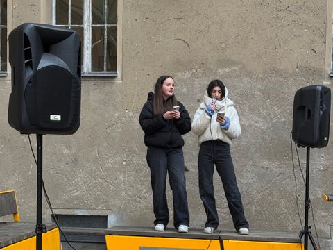 Rede von zwei Schülerinnen am Andreas-Gymnasium