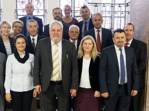 Finanzstaatssekretär Klaus Feiler mit der 14-köpfigen Delegation (Bild: SenFin)