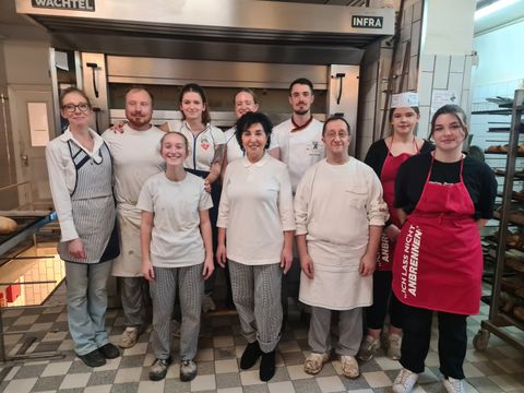 Zu Besuch beim Team der Feinbäckerei Laufer (Bild: BA Rdf)