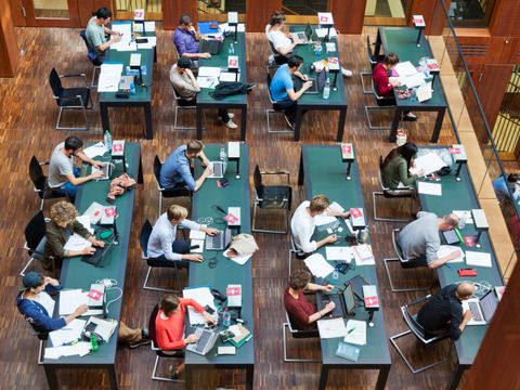 Studenten in der Bibliothek der Humboldt-Universität