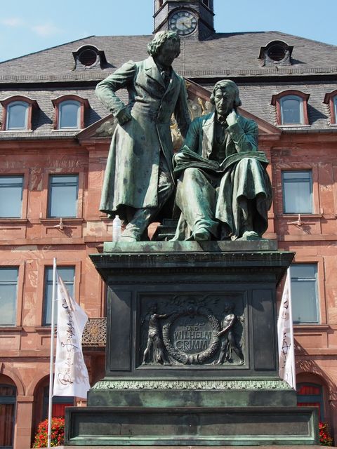 Statue der Gebr.Grimm