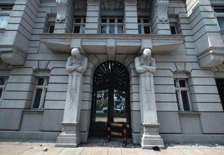 Beste Lage: ein nachempfundener Charlottenburger Hauseingang