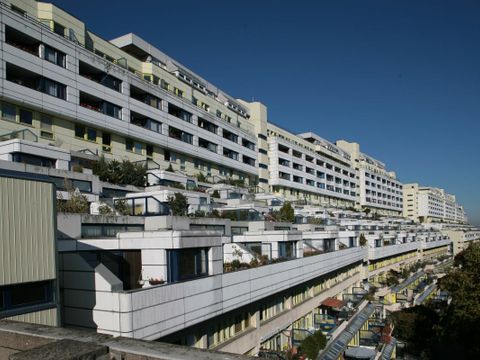 Autobahnüberbauung Schlangenbader Straße (Bild: Englert, Alfred)