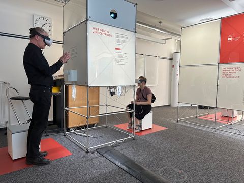 Stadtrat Nöll besucht die Ausstellung Arbeit im Wandel