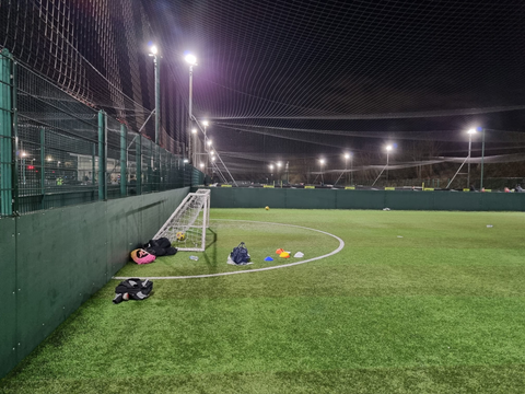 Fußballplatz (Bild: Alexander Diener)