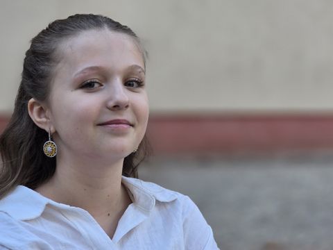 Pianistin Ruby freut sich über den 1.Preis im Landeswettbewerb