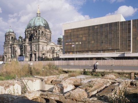 Grabung auf dem Schlossplatz (Bild: Landesdenkmalamt Berlin, Wolfgang Bittner)