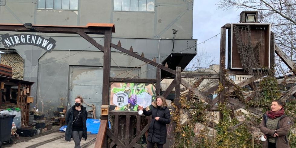 Einweihung des Umweltbildungszentrums im Nirgendwo: Sarah Nock, Clara Herrmann und Katja Frenz