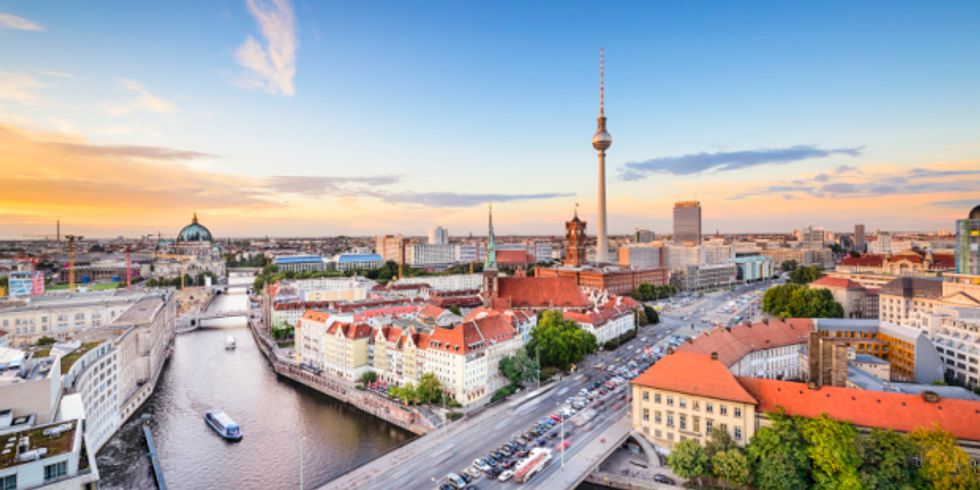 Berliner Skyline mit Spree