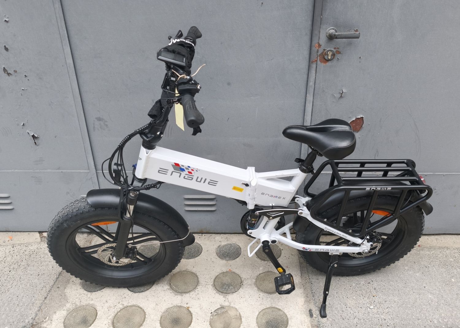 Weißes E-Bike