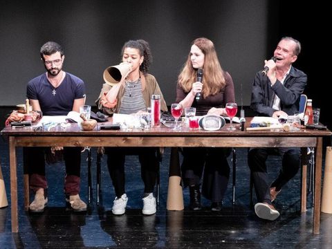 Tomáš Ráliš: »Sorex«. English Theatre Berlin I International Performing Arts Center, 27.05.2023 im Rahmen des Festival „Neue Übersetzungen internationaler Dramatik“ | von links: Noureddine Friedrich Chamari, Naomi Abukha, Hannah Ley und Felix Römer