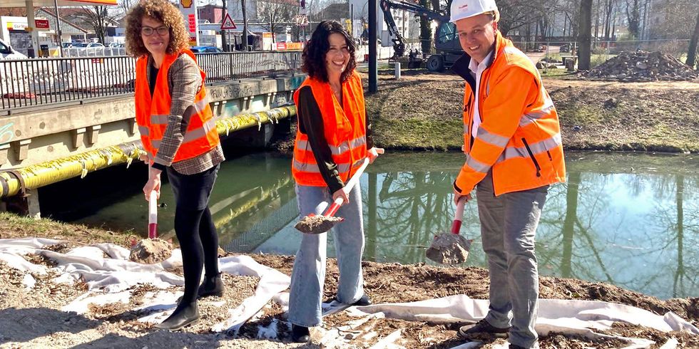 Senatorin Bettina Jarasch gibt Startsignal für den Ersatzneubau der Pyramidenbrücke in Köpenick