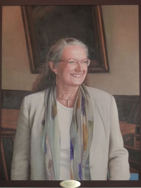 Monika Thiemen (SPD), 2001-2011, Portrait von Guangqing Zhang nach einem Foto von Mathias Brauner (Bild: Bezirksamt, KHMM)