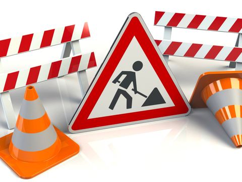 Verschiedene Baustellenschilder