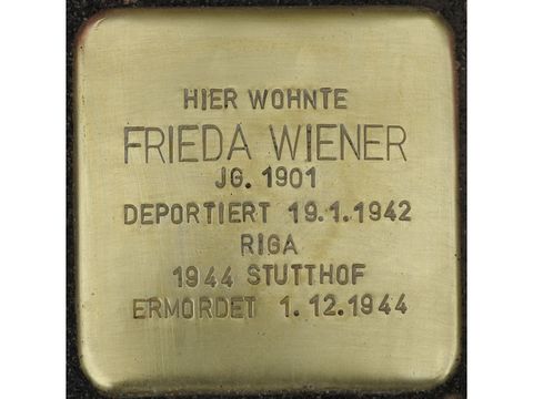 Stolperstein Frieda Wiener (Bild: Stolpersteine-Initiative CW, Hupka)