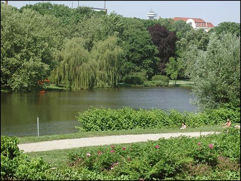 Aktuelles Foto - Blick von der mittleren Terrasse auf den Lietzensee