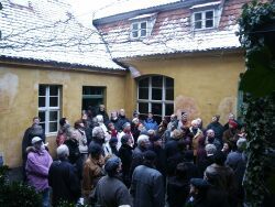 Im Hof des ältesten Bürgerhauses in Charlottenburg, 8.2.2003, Foto: KHMM