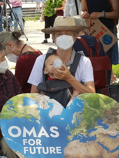 Katharina Dietze organisiert die "Omas for Future"