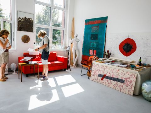 Das Foto zeigt das Atelier von Maryam Motallebzadeh im Atelierhaus Auguste (Bild: Antonia Richter)