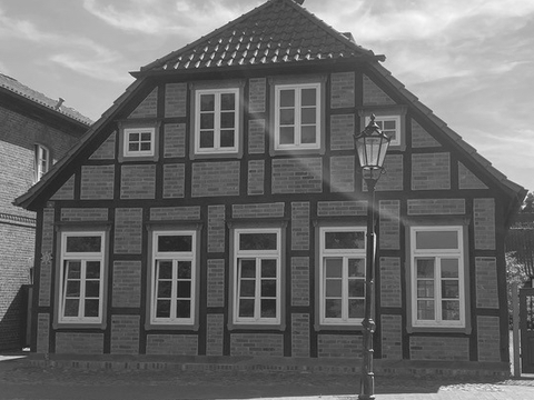 Das ehemalige Wohnhaus der Familie Löwenthal in der Gartower Hauptstraße, heute unter Denkmalschutz stehend.