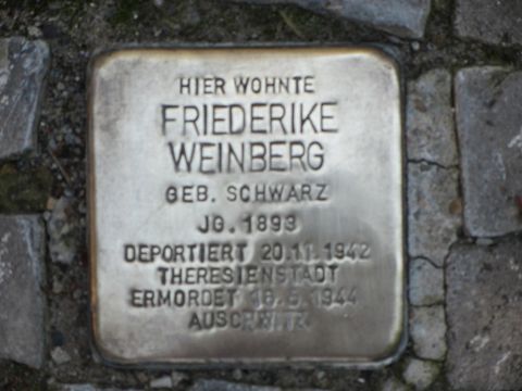 Stolperstein Friederike Weinberg, Foto: F. Siebold, Juni 2013