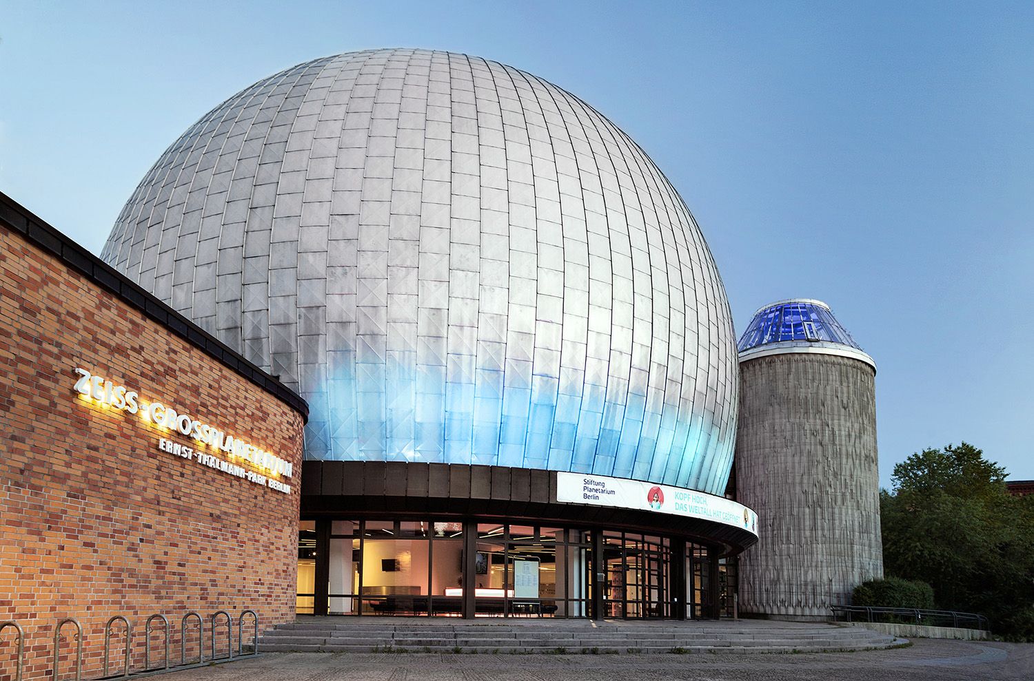 Außenansicht des Großplanetariums