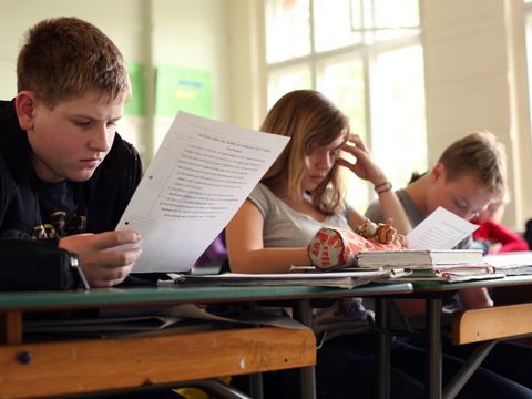 Schüler bei Abschlussprüfung