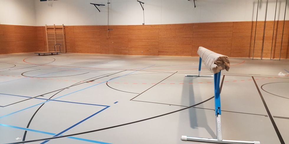 Innenraum der Sporthalle Glienicker Straße