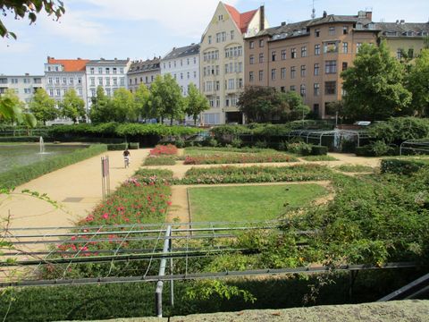 Luisenstädtischer Kanal mit Rosengarten und Engelbecken