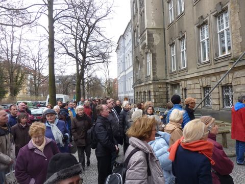 Vor dem Blisse-Stift, 13.4.2013, Foto: KHMM