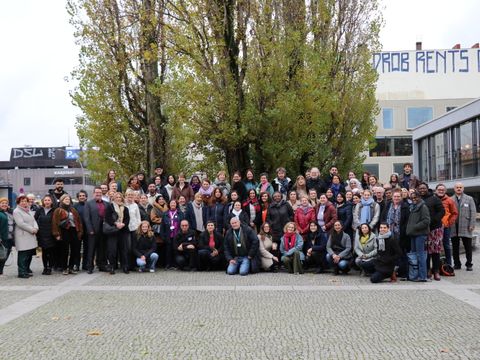 Gruppenfoto des Netzwerktages "Solidarisches Miteinander - Für eine vielfältige Migrationsgesellschaft".