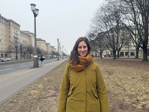 Leonie Laug ist Klimaanpassungsmanagerin im Bezirksamt Friedrichshain-Kreuzberg und sieht Wasser als Zukunftsaufgabe