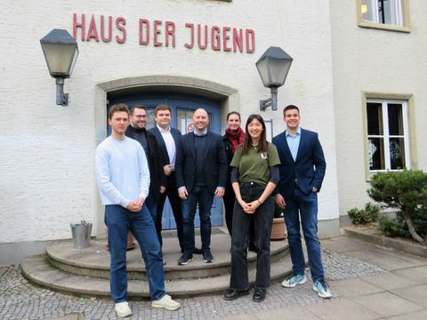Leonard Höck (FDP), Samuel Märkt (SPD), Christopher Wiedenhaupt (AfD), BzStR Alexander Ewers (SPD), Marla Bartosch (Die Linke), Mathilde Adelhoefer (B'90/Grüne), Richard Gamp (CDU) (Bild: BA Reinickendorf)