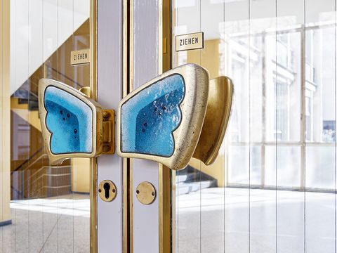Handgriffe an den Eingangstüren, April 2020