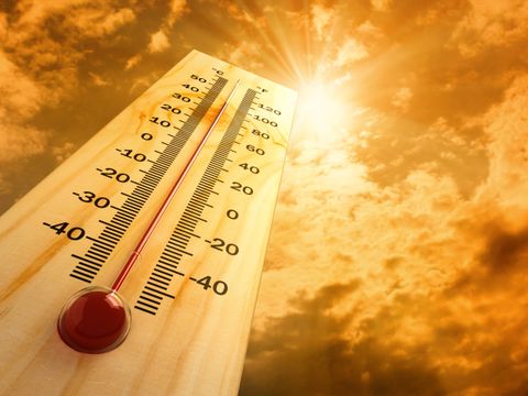 ein Termometer in der Sommerhitze