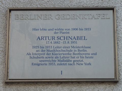 Gedenktafel für Artur Schnabel, 6.11.2012, Foto: KHMM