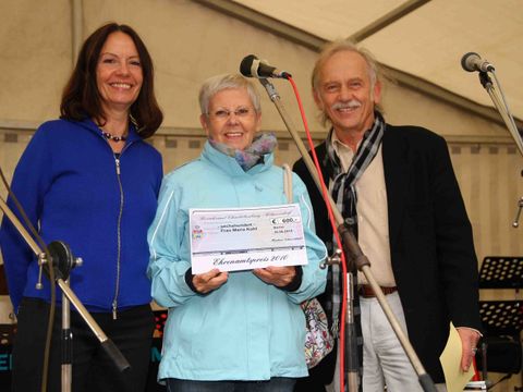 Maria Kohl mit Martina Schmiedhofer und Tilo Prückner