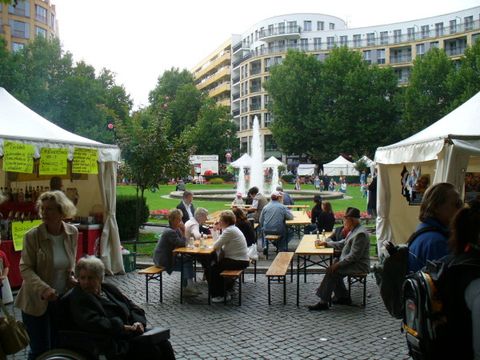 Fest der Nationen auf dem Prager Platz, Foto: KHMM