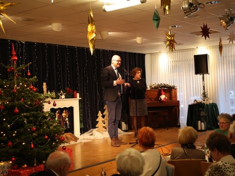 Bezirksstadtrat Tim Richter und Bezirksbürgermeisterin Maren Schellenberg bei der Eröffnungsrede (Bild: Bezirksamt Steglitz-Zehlendorf)